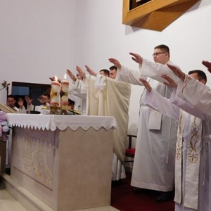 Mladomisnici posjetili karmelićanke u Brezovici